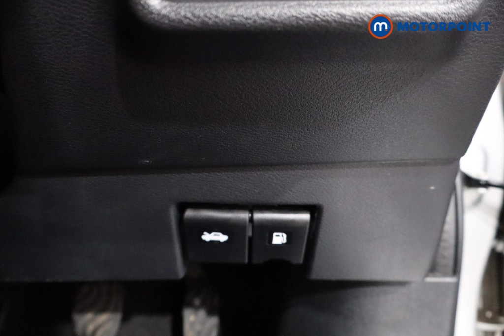 Nissan Micra Acenta Manual Petrol Hatchback - Stock Number (1559004) - 19th supplementary image