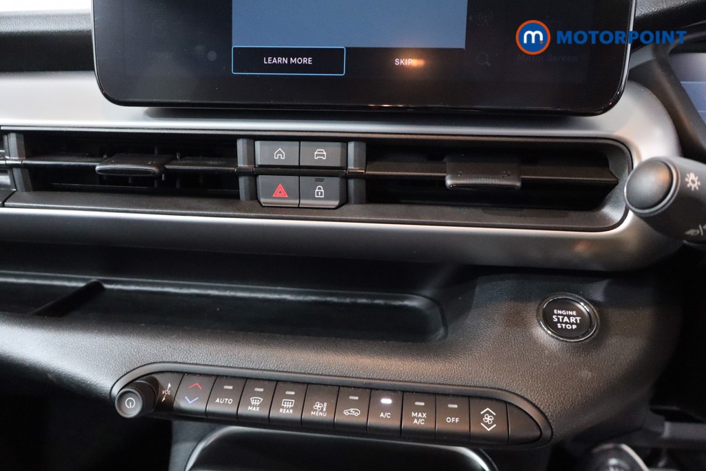 Jeep Avenger Summit Automatic Electric SUV - Stock Number (1559895) - 18th supplementary image