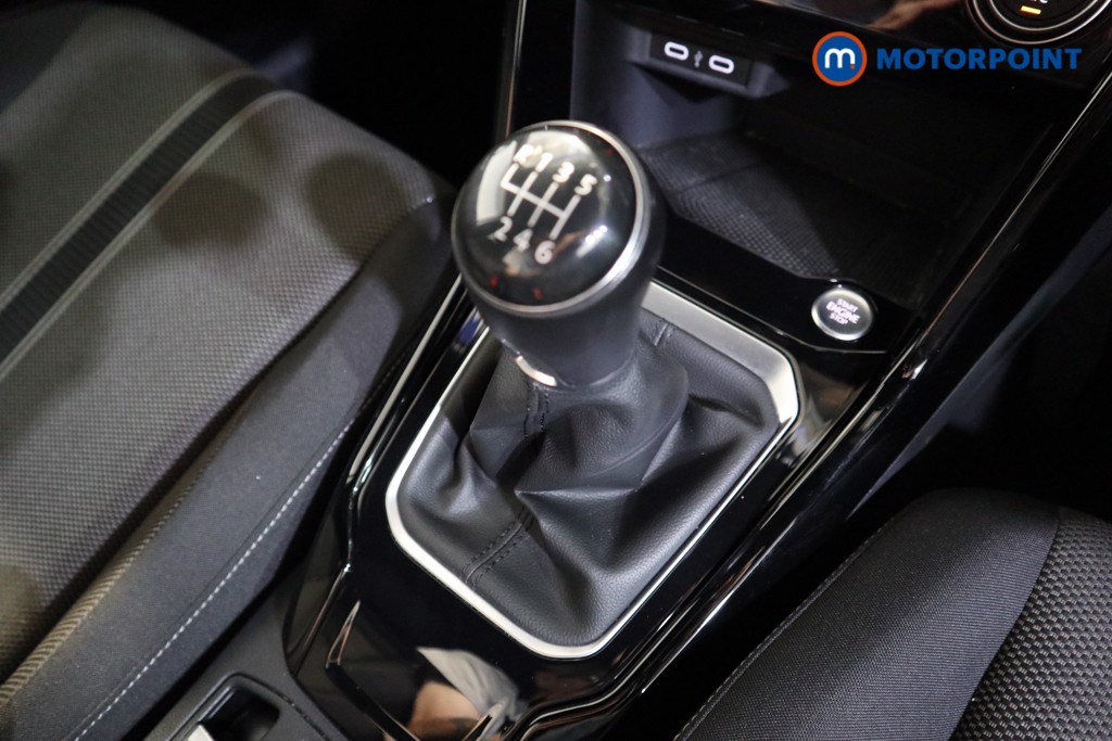 Volkswagen T-Roc Black Edition Manual Petrol SUV - Stock Number (1559936) - 8th supplementary image