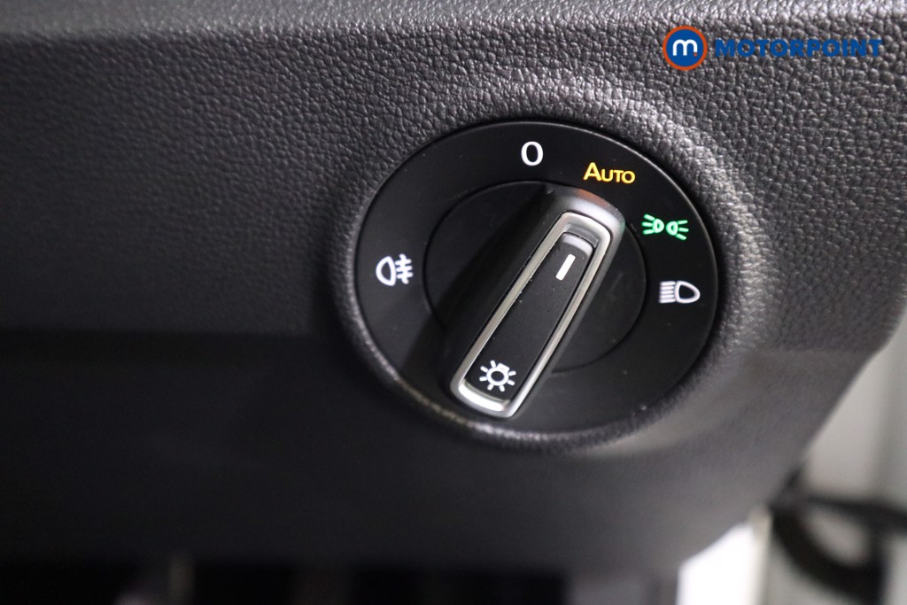 Volkswagen T-Roc Black Edition Manual Petrol SUV - Stock Number (1559936) - 9th supplementary image