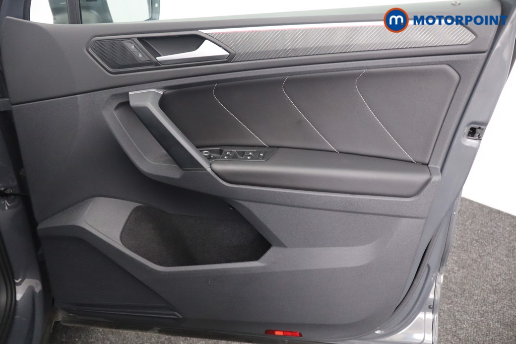 Volkswagen Tiguan R-Line Automatic Petrol SUV - Stock Number (1560095) - 18th supplementary image