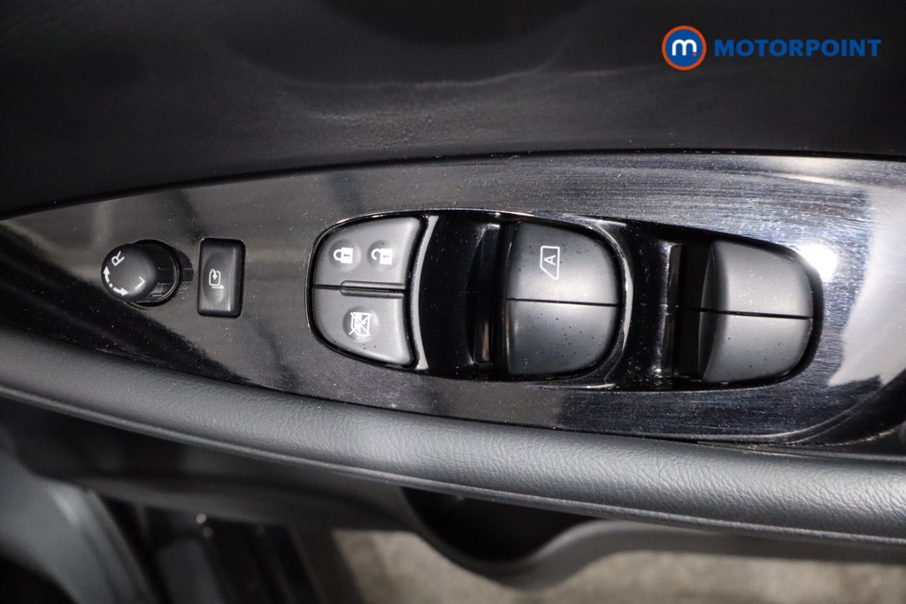 Nissan Leaf N-Connecta Automatic Electric Hatchback - Stock Number (1560252) - 20th supplementary image