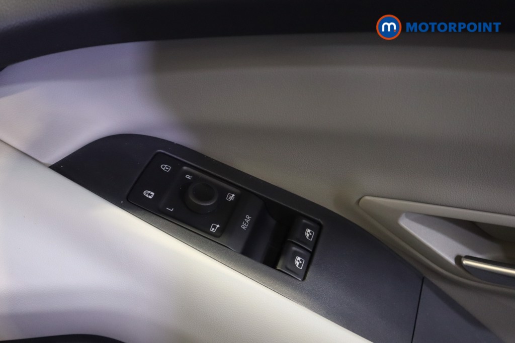 Ford Explorer Select Automatic Electric SUV - Stock Number (1561347) - 3rd supplementary image