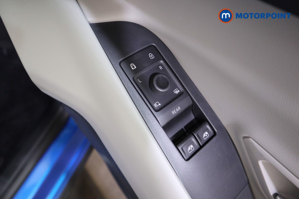 Ford Explorer Select Automatic Electric SUV - Stock Number (1561371) - 9th supplementary image