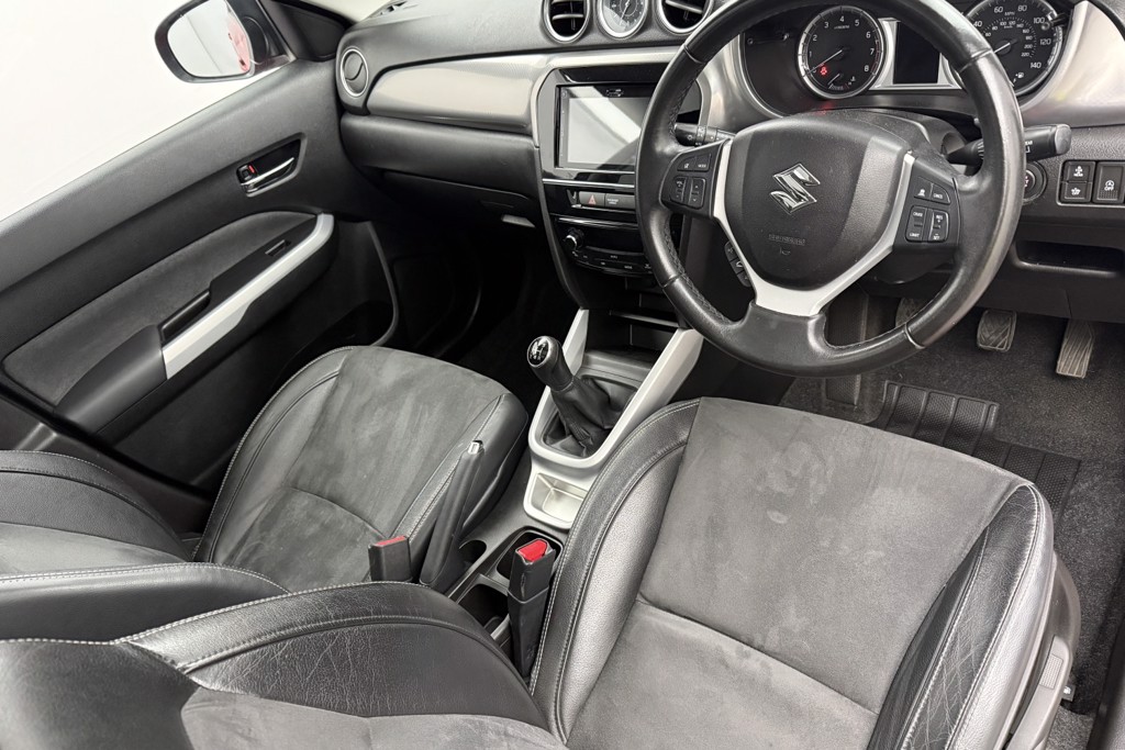 Suzuki Vitara SZ5 Manual Petrol SUV - Stock Number (1561397) - 1st supplementary image