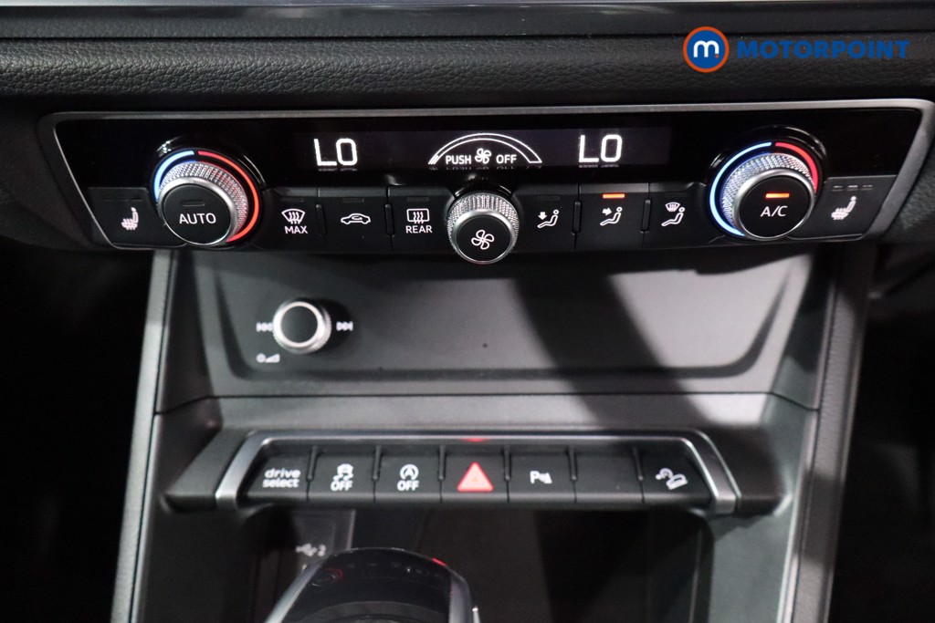 Audi Q3 Black Edition Automatic Petrol SUV - Stock Number (1561491) - 16th supplementary image