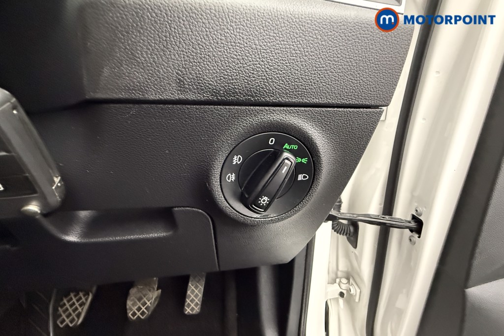 Skoda Karoq SE Manual Petrol SUV - Stock Number (1561755) - 15th supplementary image