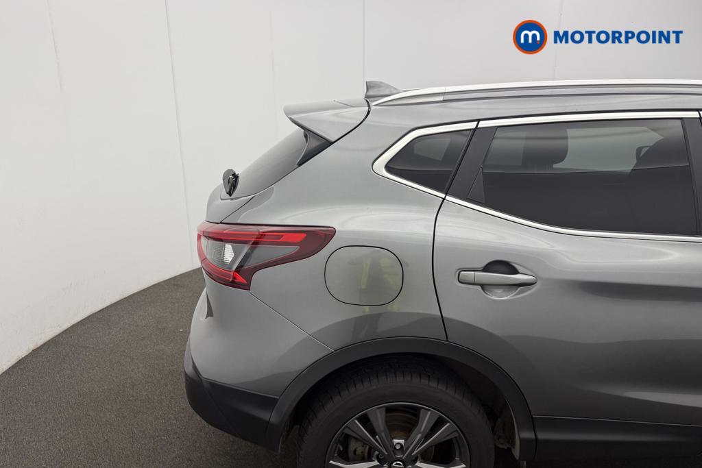 Nissan Qashqai N-Connecta Manual Diesel SUV - Stock Number (1545884) - 9th supplementary image