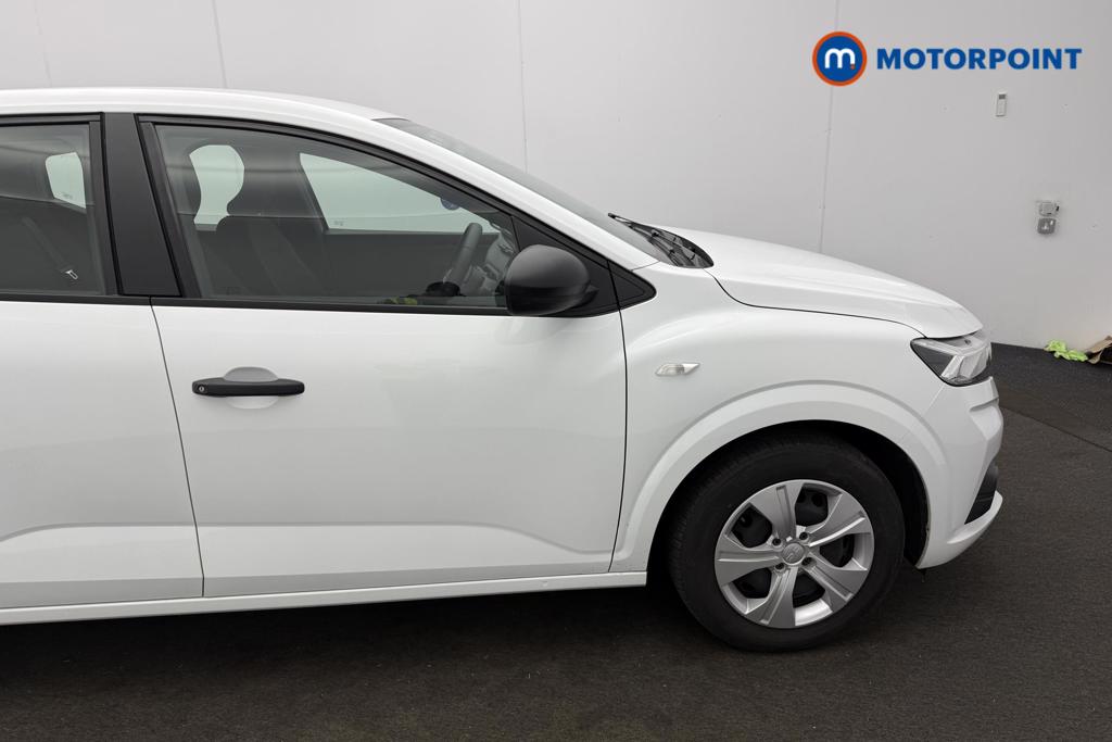 Dacia Sandero Essential Manual Petrol Hatchback - Stock Number (1554866) - 8th supplementary image