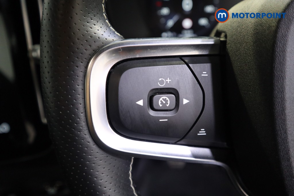 Volvo Xc40 R Design Manual Petrol SUV - Stock Number (1555042) - 3rd supplementary image