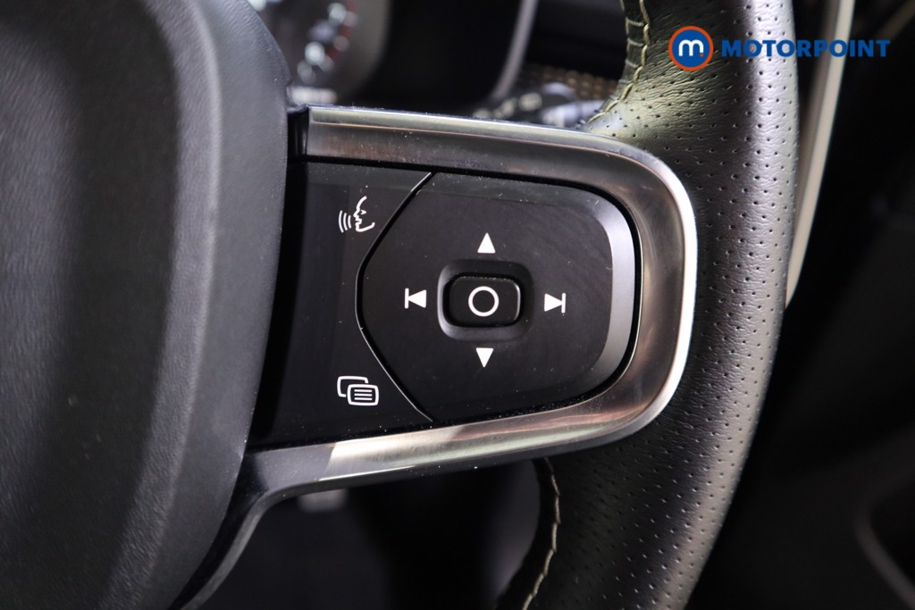 Volvo Xc40 R Design Manual Petrol SUV - Stock Number (1555042) - 4th supplementary image