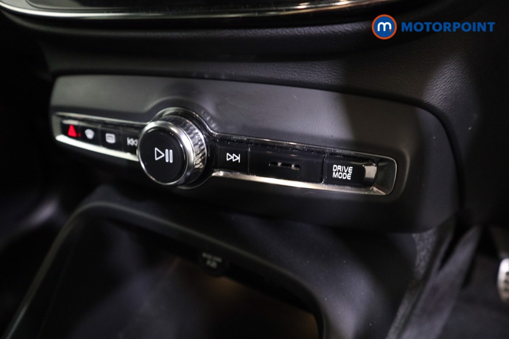 Volvo Xc40 R Design Manual Petrol SUV - Stock Number (1555042) - 7th supplementary image