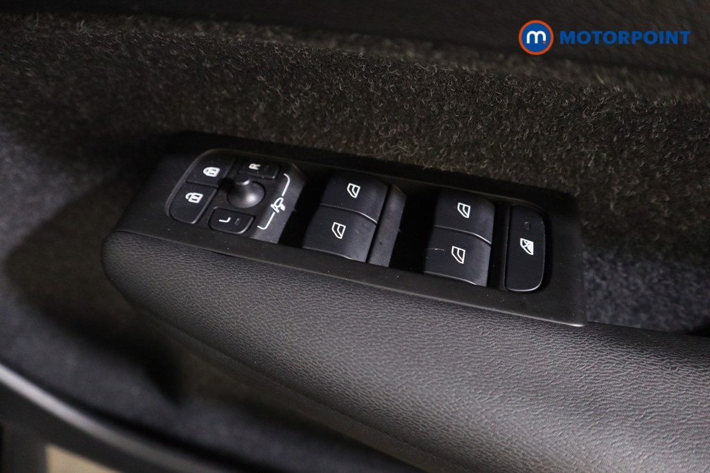 Volvo Xc40 R Design Manual Petrol SUV - Stock Number (1555042) - 9th supplementary image