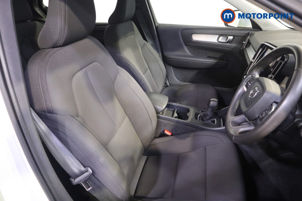 Volvo Xc40 Momentum Manual Petrol SUV - Stock Number (1555120) - 10th supplementary image