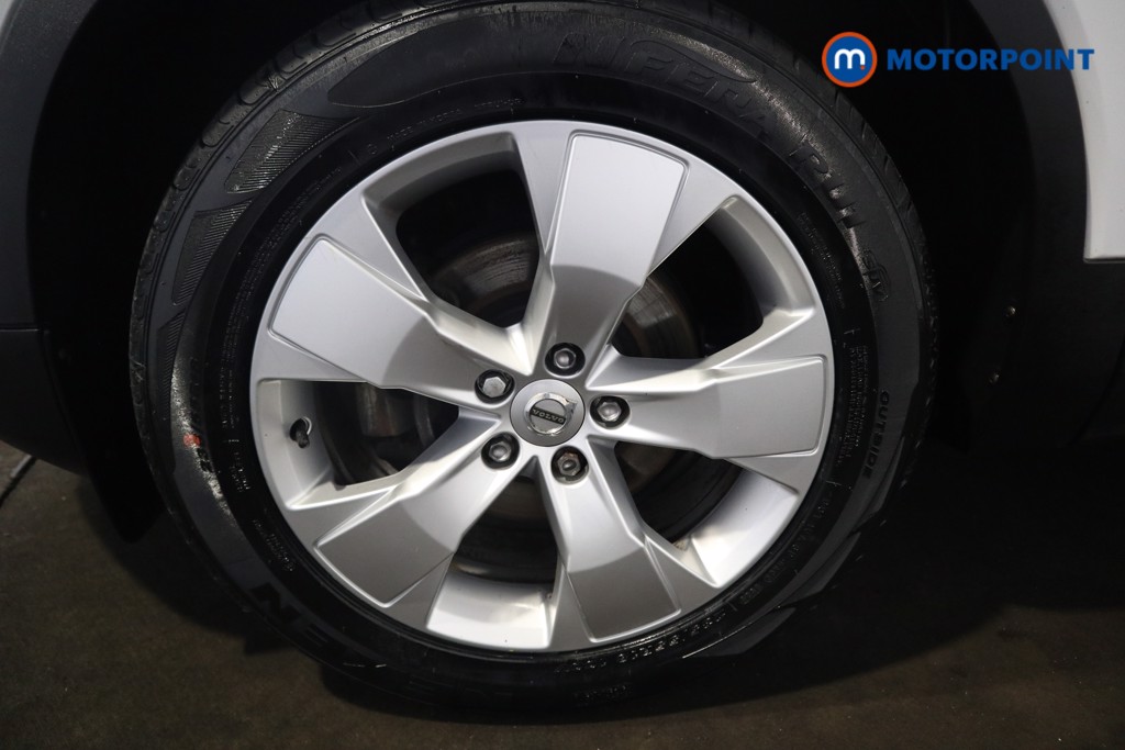 Volvo Xc40 Momentum Manual Petrol SUV - Stock Number (1555120) - 15th supplementary image