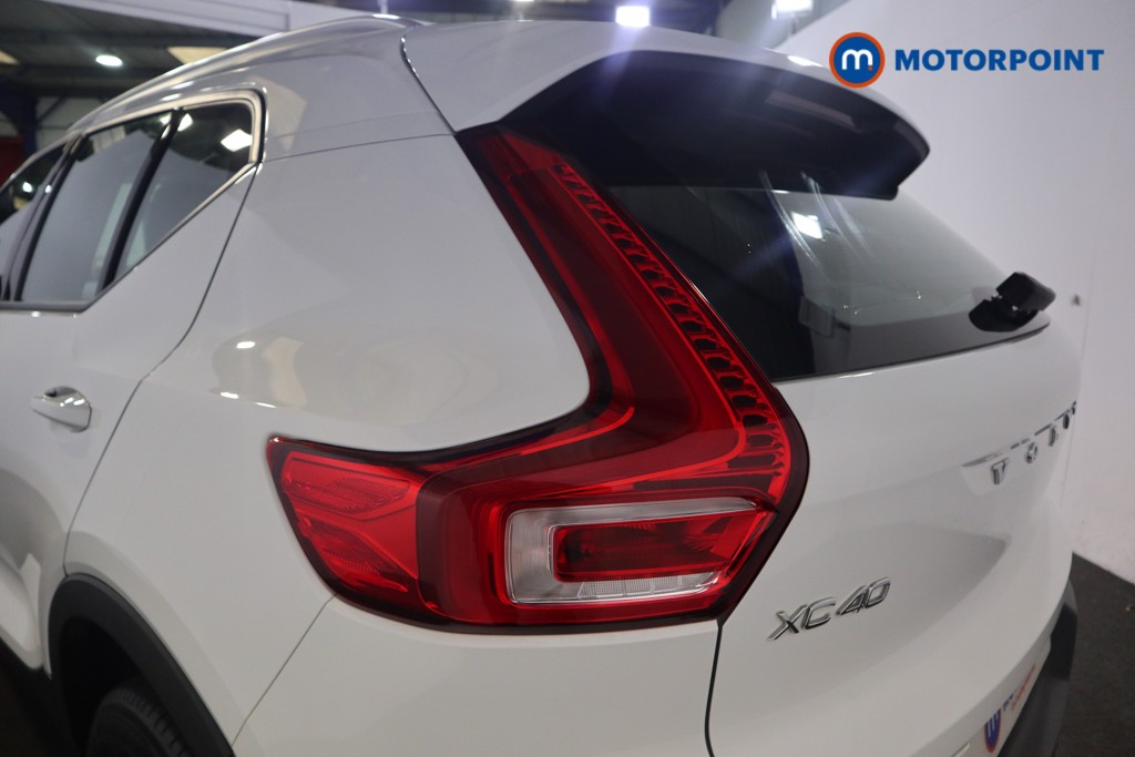 Volvo Xc40 Momentum Manual Petrol SUV - Stock Number (1555120) - 18th supplementary image
