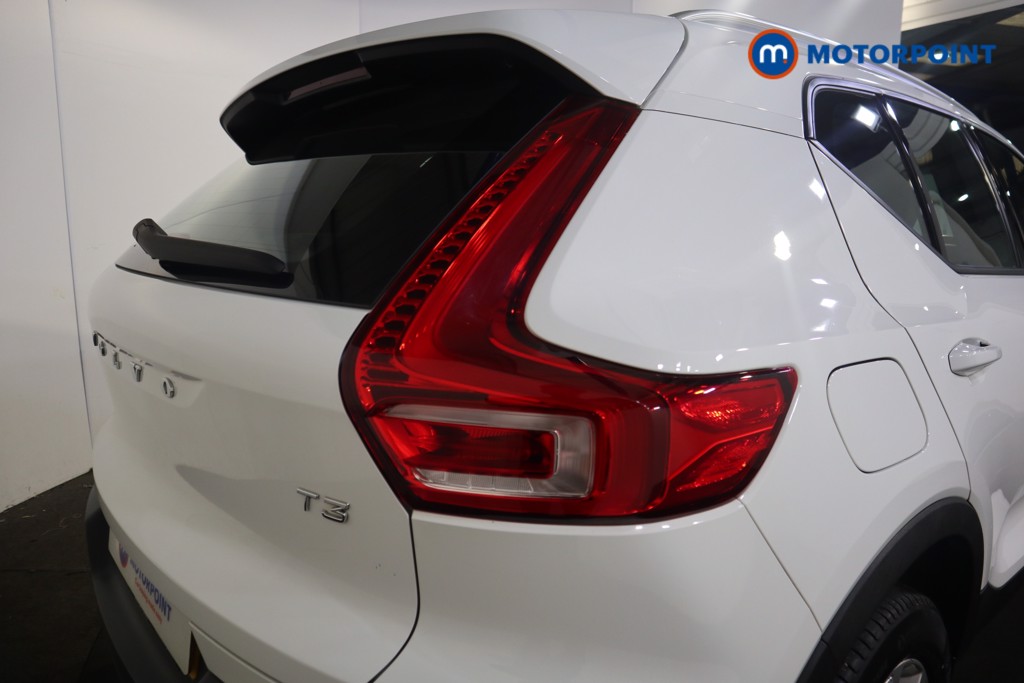 Volvo Xc40 Momentum Manual Petrol SUV - Stock Number (1555120) - 19th supplementary image