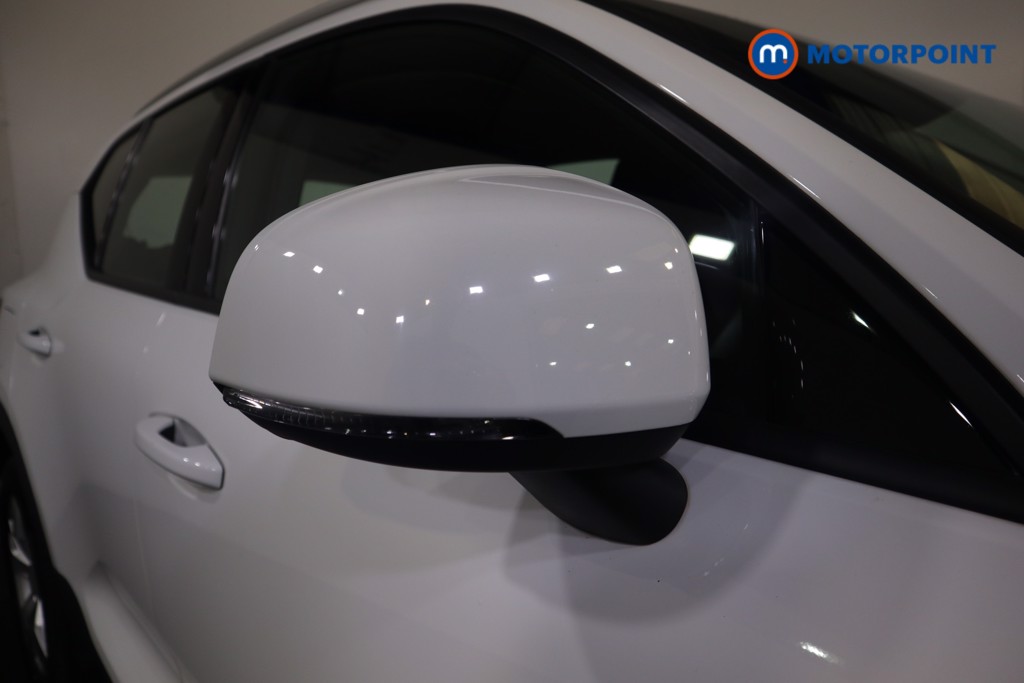 Volvo Xc40 Momentum Manual Petrol SUV - Stock Number (1555120) - 20th supplementary image