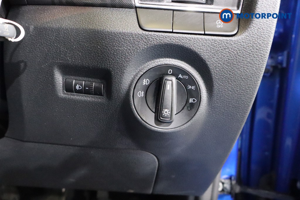 Skoda Fabia Colour Edition Manual Petrol Hatchback - Stock Number (1555571) - 8th supplementary image