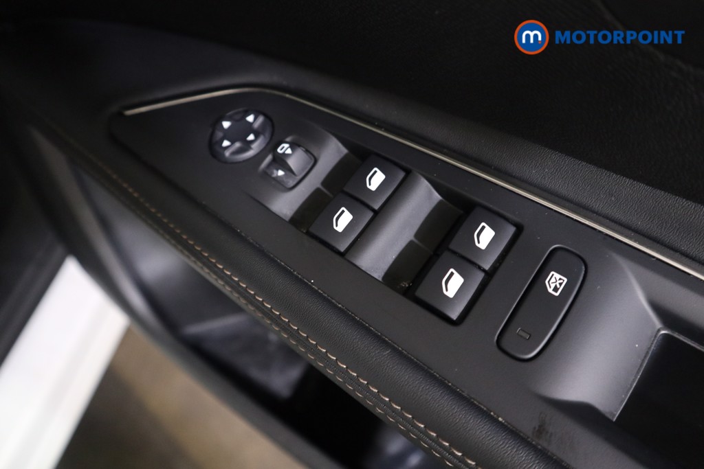 Peugeot 5008 Gt Line Premium Manual Petrol SUV - Stock Number (1555786) - 9th supplementary image