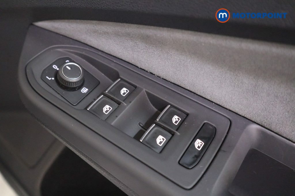 Volkswagen Golf R-Line Automatic Petrol Hatchback - Stock Number (1557521) - 10th supplementary image