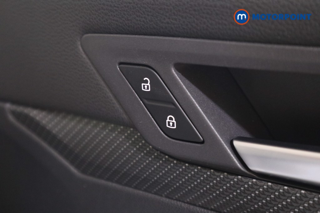 Volkswagen Golf R-Line Automatic Petrol Hatchback - Stock Number (1557521) - 11th supplementary image