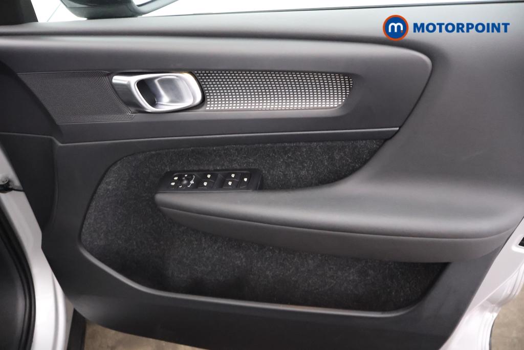 Volvo Xc40 R Design Manual Petrol SUV - Stock Number (1558895) - 9th supplementary image