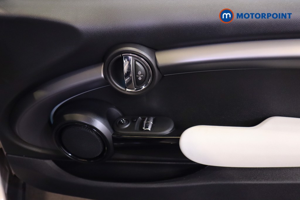 Mini Hatchback Cooper Exclusive Manual Petrol Hatchback - Stock Number (1560524) - 7th supplementary image