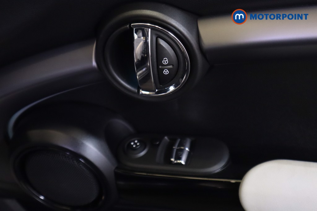 Mini Hatchback Cooper Exclusive Manual Petrol Hatchback - Stock Number (1560524) - 8th supplementary image