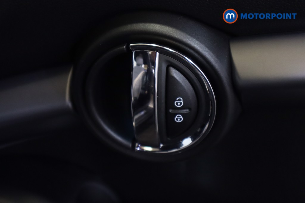 Mini Hatchback Cooper Exclusive Manual Petrol Hatchback - Stock Number (1560524) - 9th supplementary image