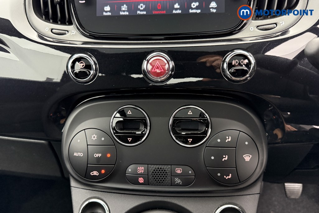 Fiat 500 TOP Manual Petrol-Electric Hybrid Hatchback - Stock Number (1562453) - 9th supplementary image