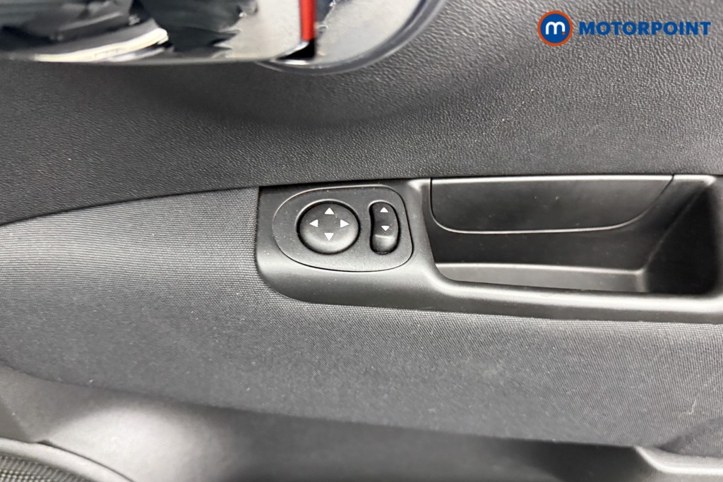 Fiat 500 TOP Manual Petrol-Electric Hybrid Hatchback - Stock Number (1562453) - 13th supplementary image