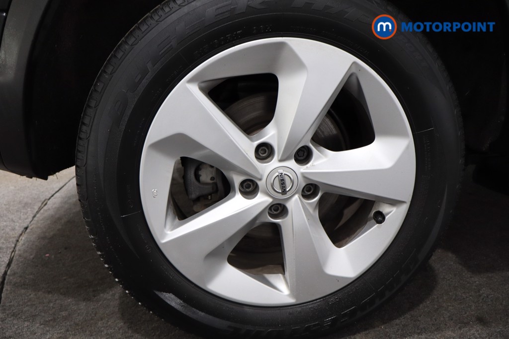 Nissan Qashqai Acenta Premium Automatic Petrol SUV - Stock Number (1538930) - 9th supplementary image