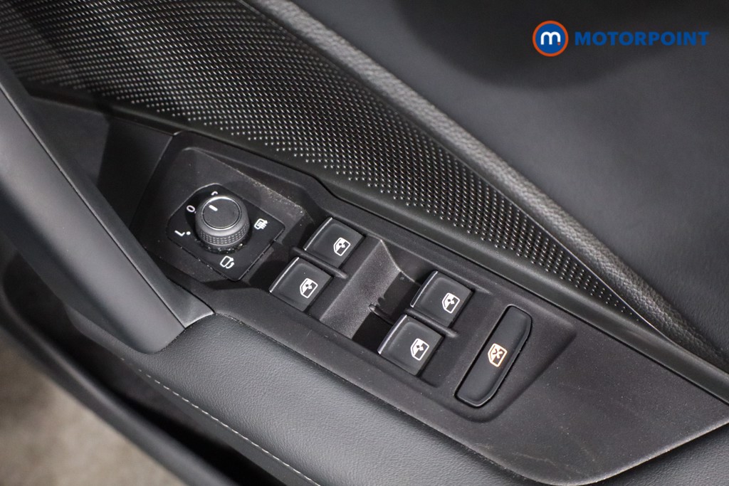 Volkswagen Tiguan R-Line Automatic Diesel SUV - Stock Number (1550991) - 23rd supplementary image