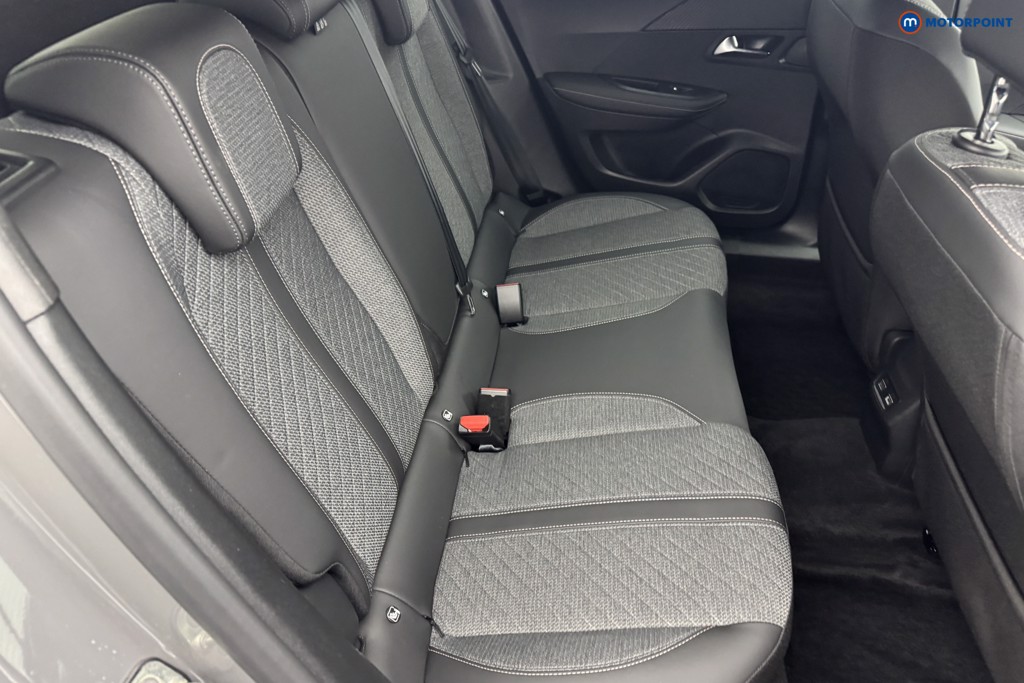Peugeot 2008 Allure Manual Petrol SUV - Stock Number (1554636) - 4th supplementary image