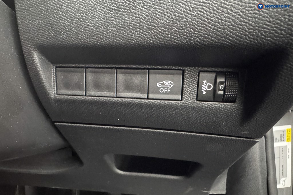 Peugeot 2008 Allure Manual Petrol SUV - Stock Number (1554636) - 18th supplementary image