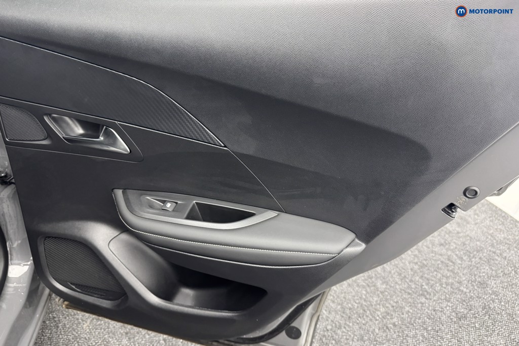 Peugeot 2008 Allure Manual Petrol SUV - Stock Number (1554636) - 21st supplementary image