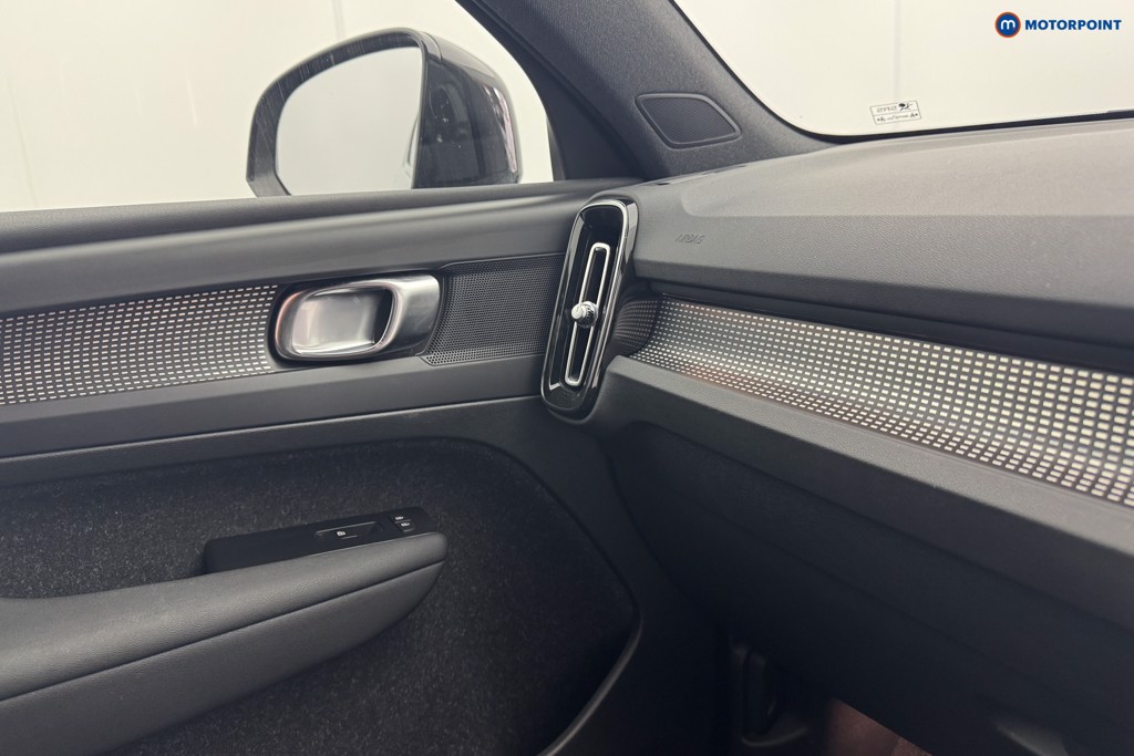 Volvo Xc40 R Design Manual Petrol SUV - Stock Number (1555126) - 16th supplementary image