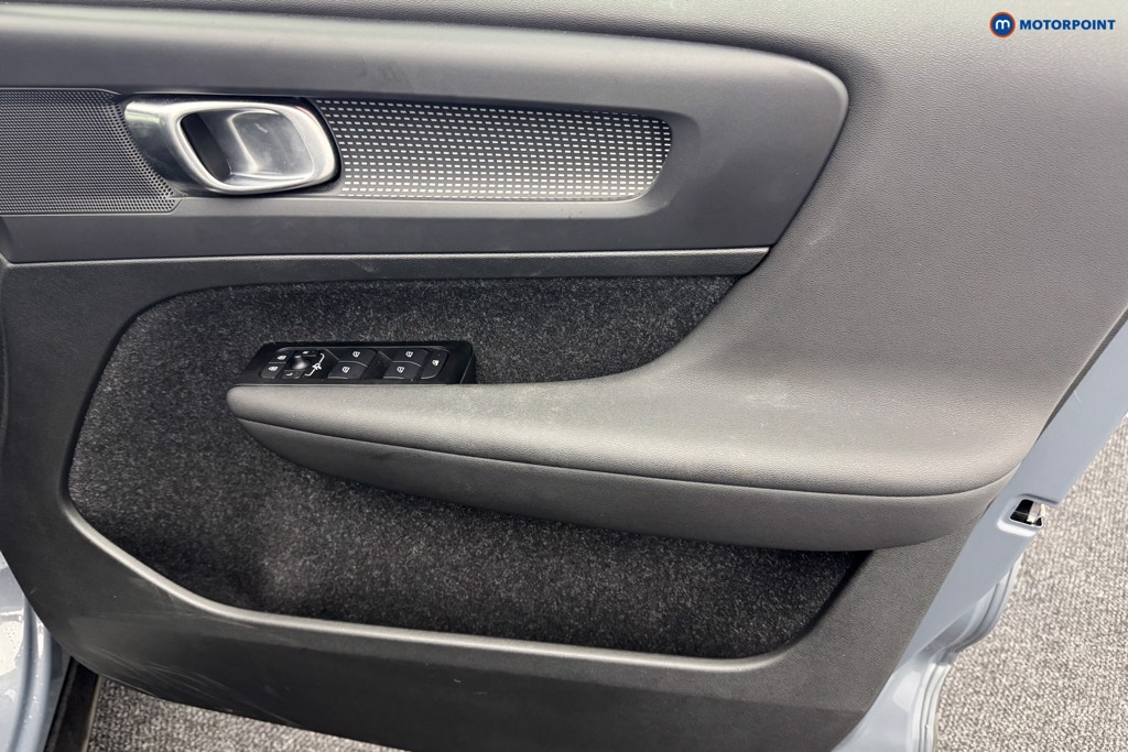 Volvo Xc40 R Design Manual Petrol SUV - Stock Number (1555126) - 19th supplementary image