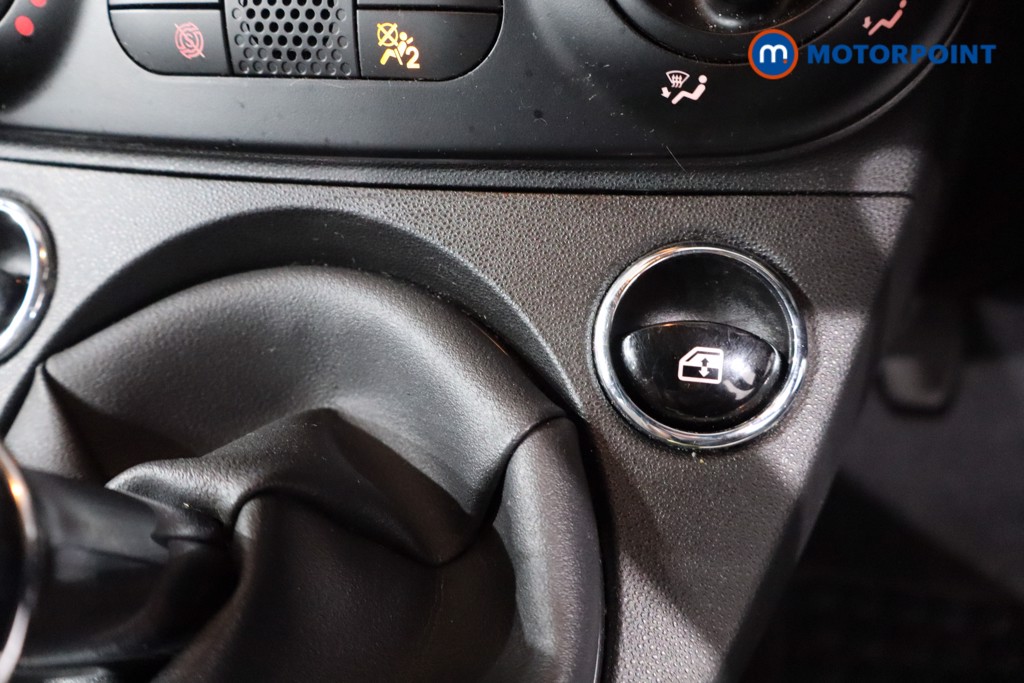 Fiat 500 Dolcevita Manual Petrol-Electric Hybrid Hatchback - Stock Number (1556874) - 15th supplementary image