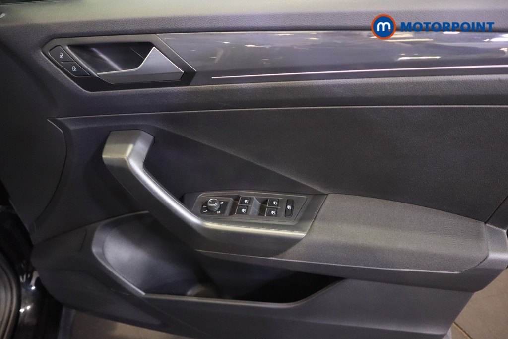 Volkswagen T-Roc SEL Manual Petrol SUV - Stock Number (1557119) - 7th supplementary image