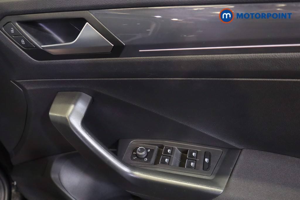 Volkswagen T-Roc SEL Manual Petrol SUV - Stock Number (1557119) - 8th supplementary image