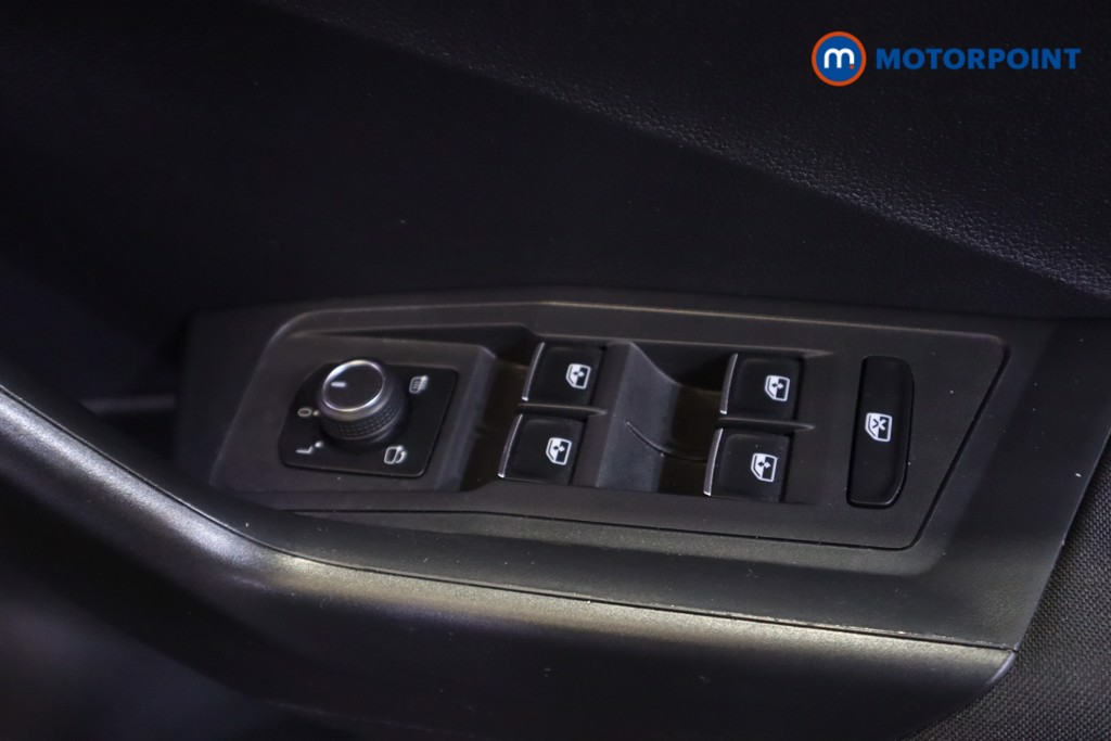 Volkswagen T-Roc SEL Manual Petrol SUV - Stock Number (1557119) - 9th supplementary image