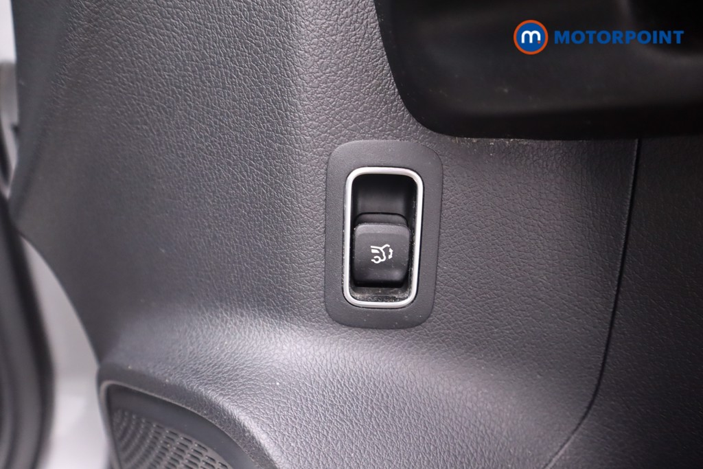 Mercedes-Benz B Class Sport Automatic Petrol Hatchback - Stock Number (1557271) - 11th supplementary image