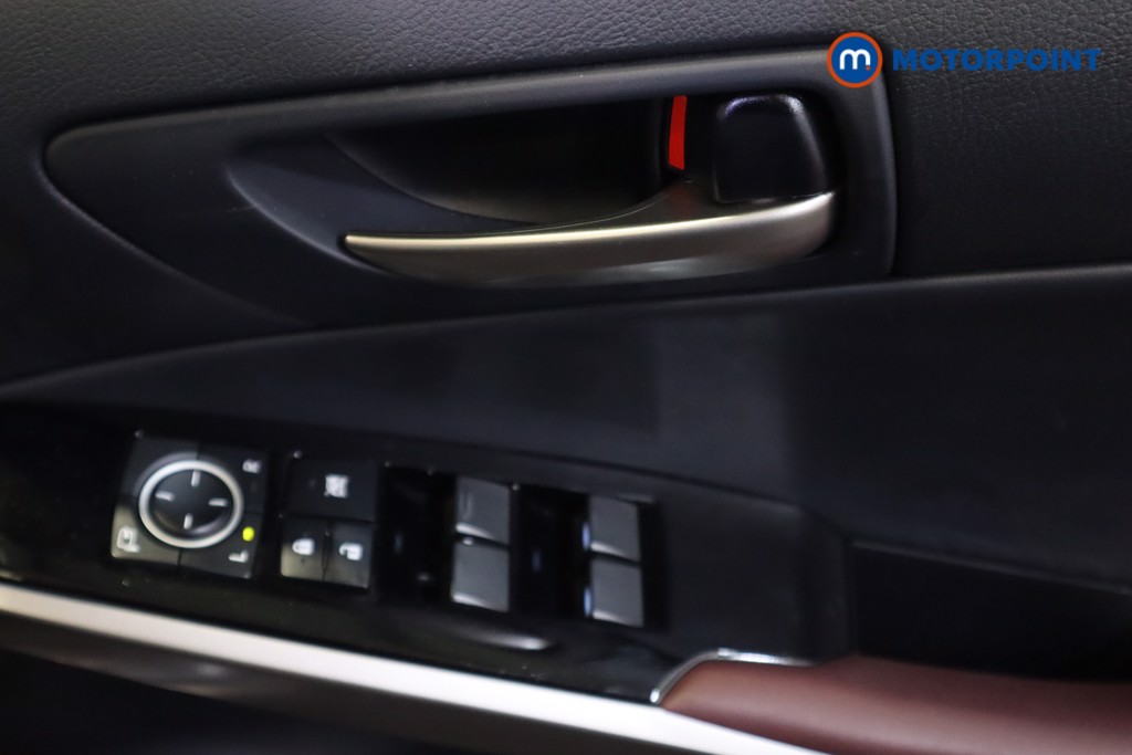 Lexus IS Sport Automatic Petrol-Electric Hybrid Saloon - Stock Number (1557425) - 8th supplementary image