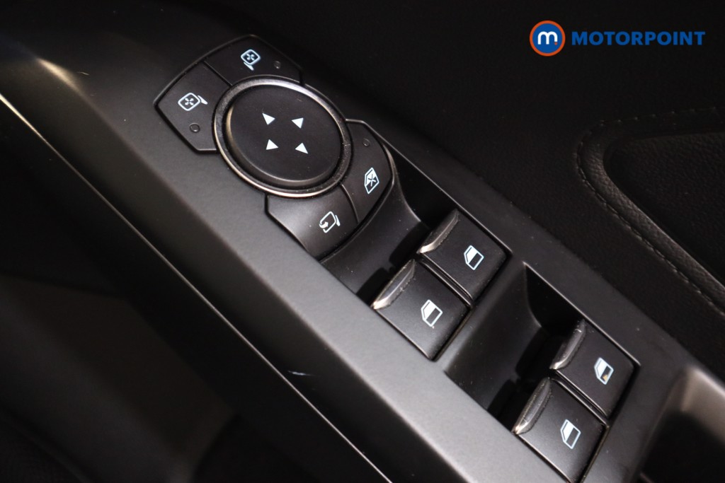 Ford Focus Titanium Manual Petrol Hatchback - Stock Number (1557736) - 12th supplementary image
