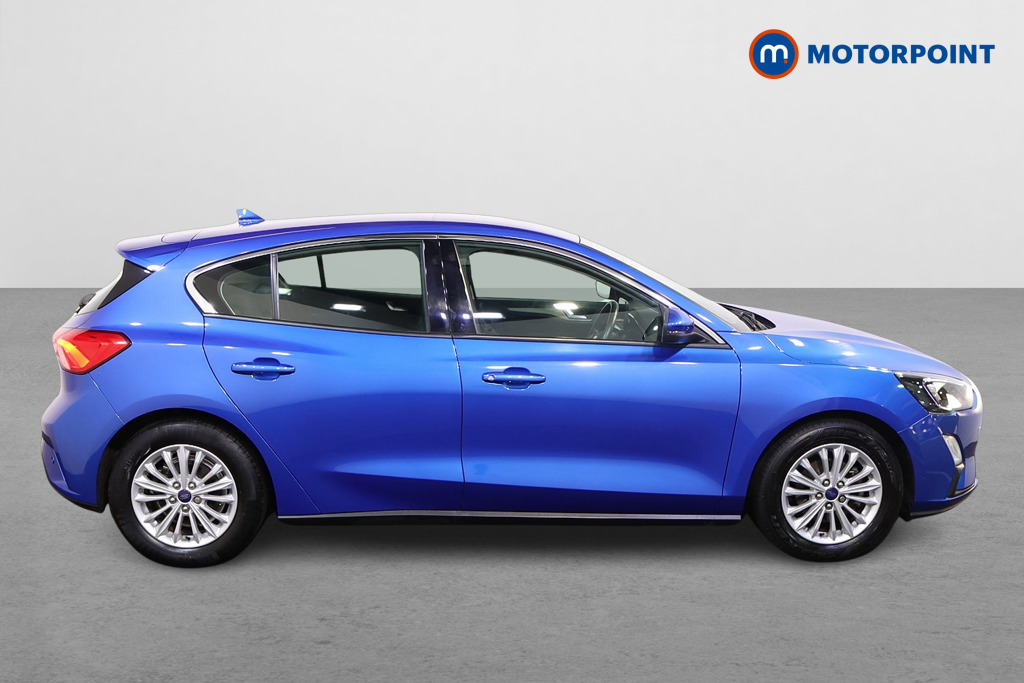 Ford Focus Titanium Manual Petrol Hatchback - Stock Number (1557736) - Drivers side