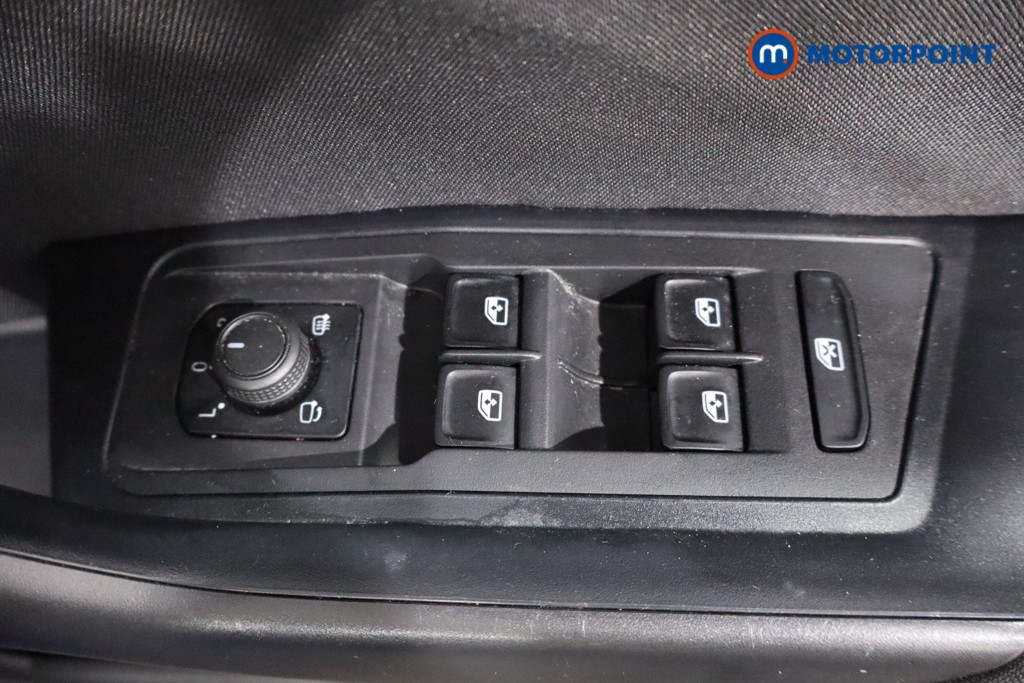 Volkswagen T-Roc Life Automatic Petrol SUV - Stock Number (1558568) - 17th supplementary image