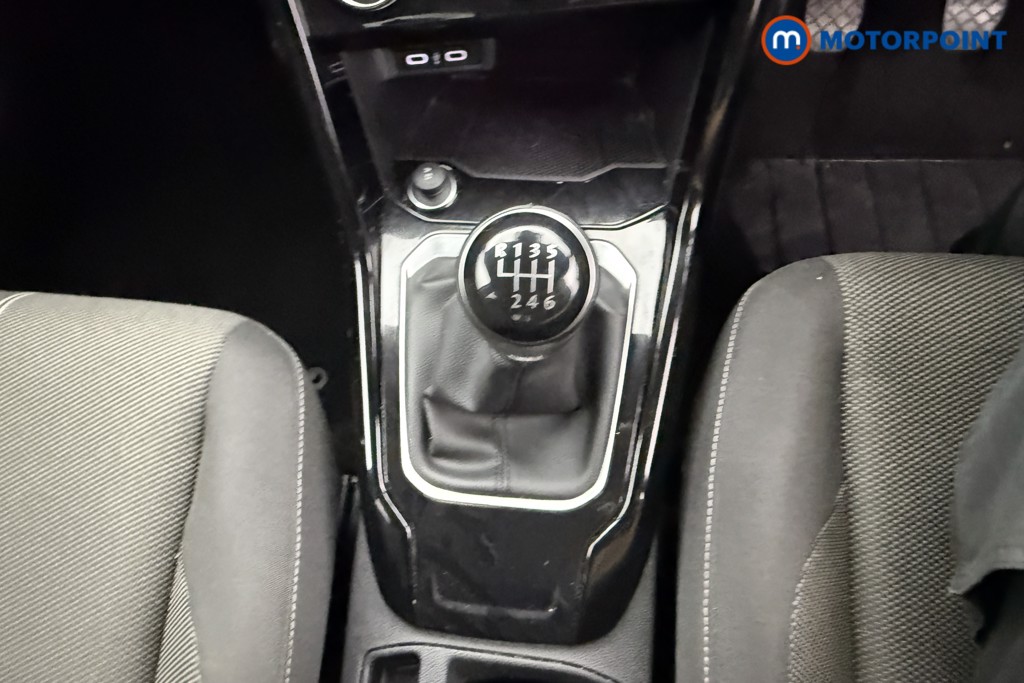 Volkswagen T-Roc Black Edition Manual Petrol SUV - Stock Number (1558731) - 12th supplementary image