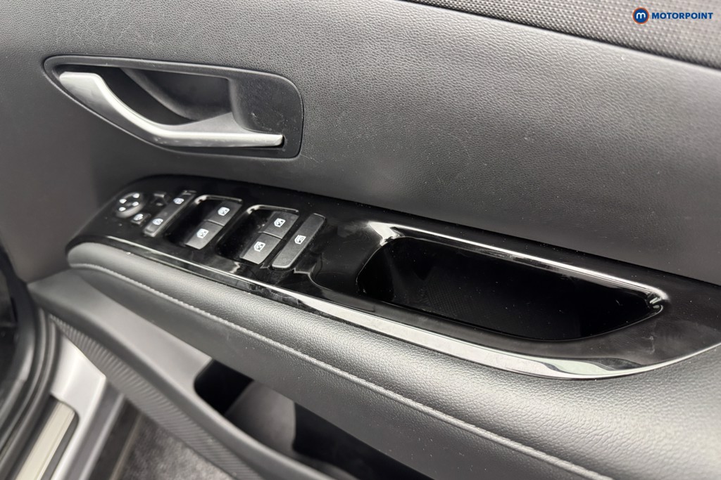 Hyundai Tucson Ultimate Manual Petrol SUV - Stock Number (1558812) - 19th supplementary image